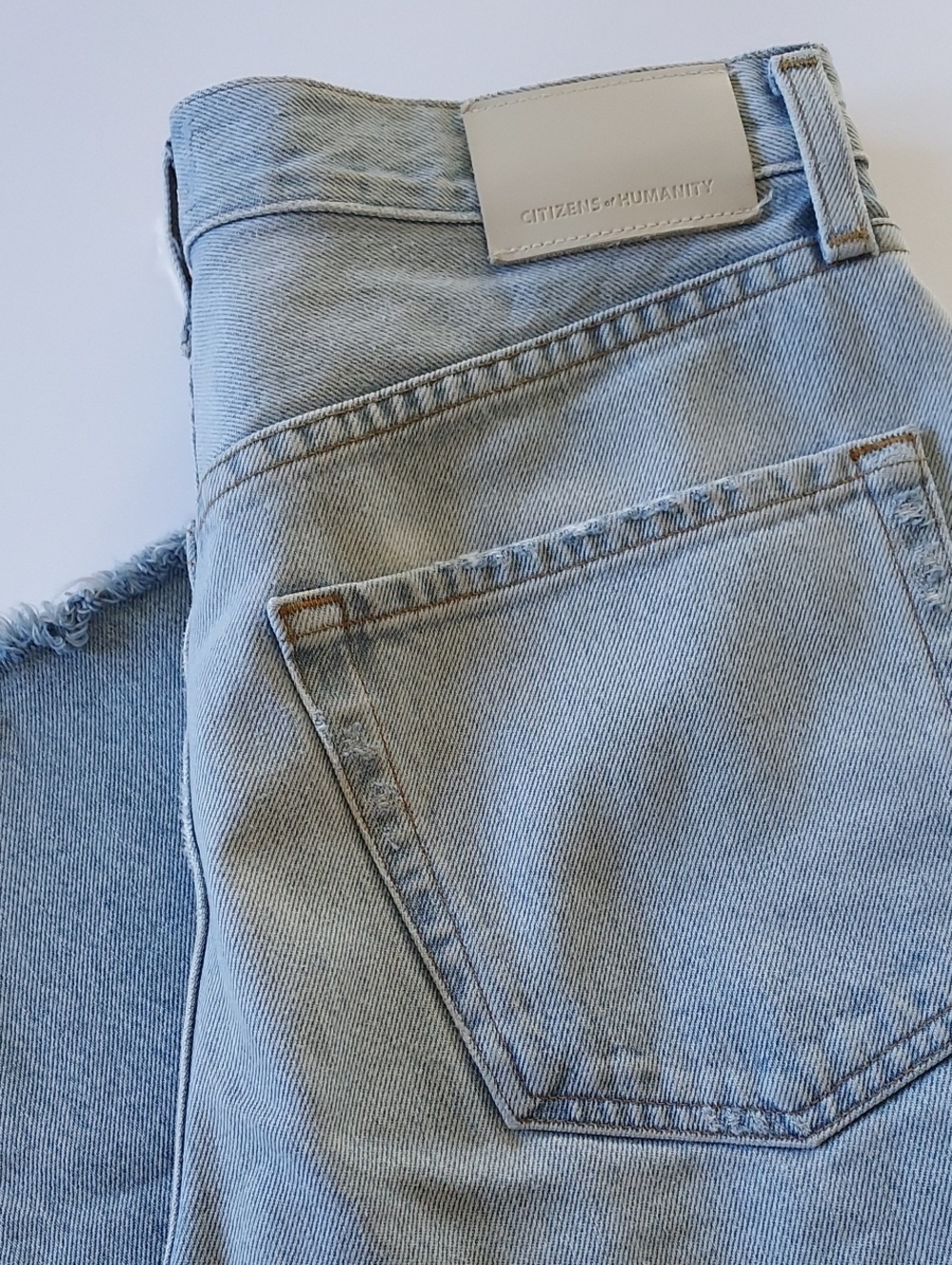 Citizens of Humanity Ayla Raw Hem Crop In Light Blue Wash